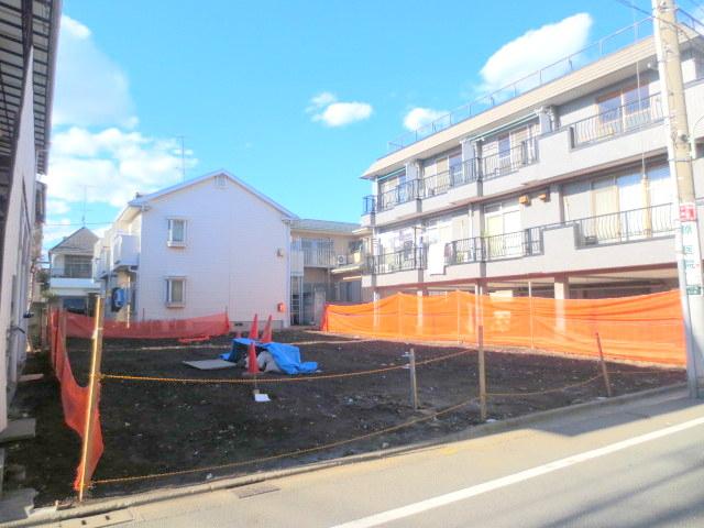 Local land photo. Is a positive per well in the southeast direction.