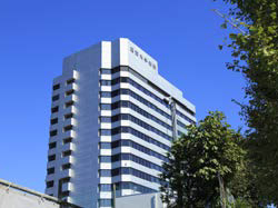 Surrounding environment. Showa University Hospital (about 550m, 7-minute walk)