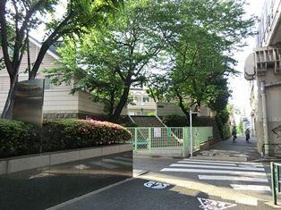 Streets around. 3 station 4-wire available commute ・ It is conveniently located to go to school. ~ Enhancement of the surrounding environment ~ Vocational kindergarten