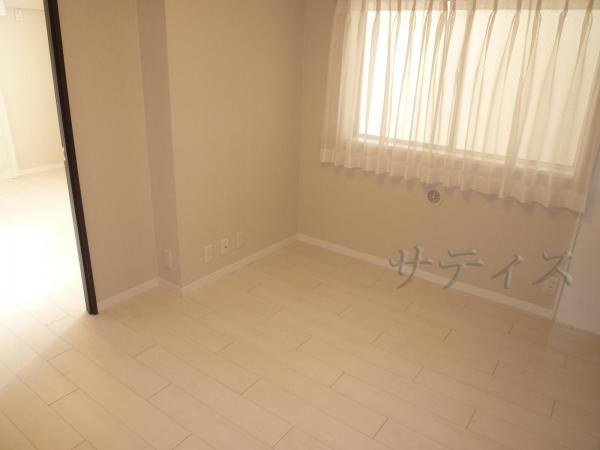 Non-living room. Oimachi Line Ikegami will be available