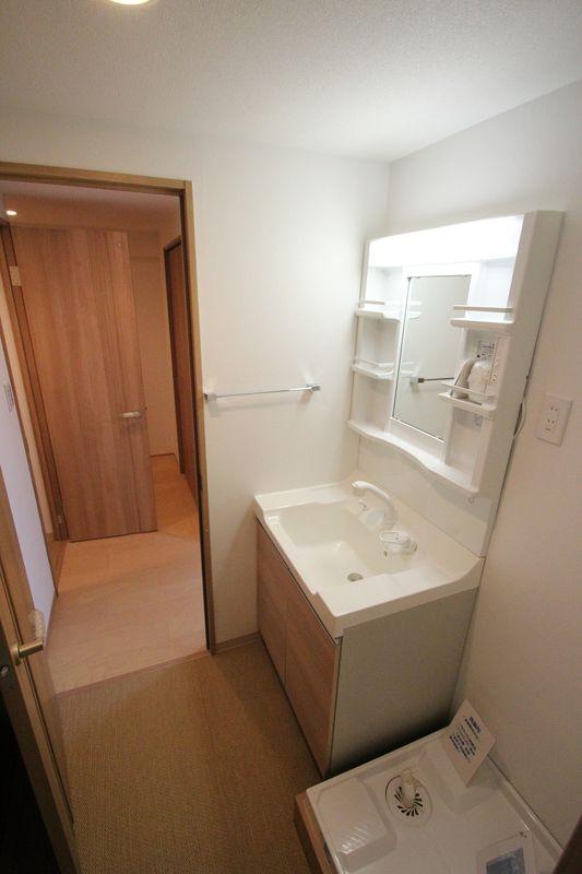 Wash basin, toilet. bathroom