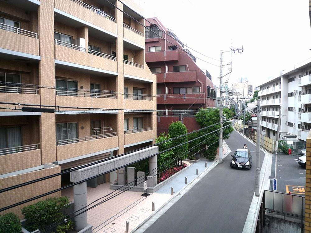 View photos from the dwelling unit. View from the site (June 2013) Shooting