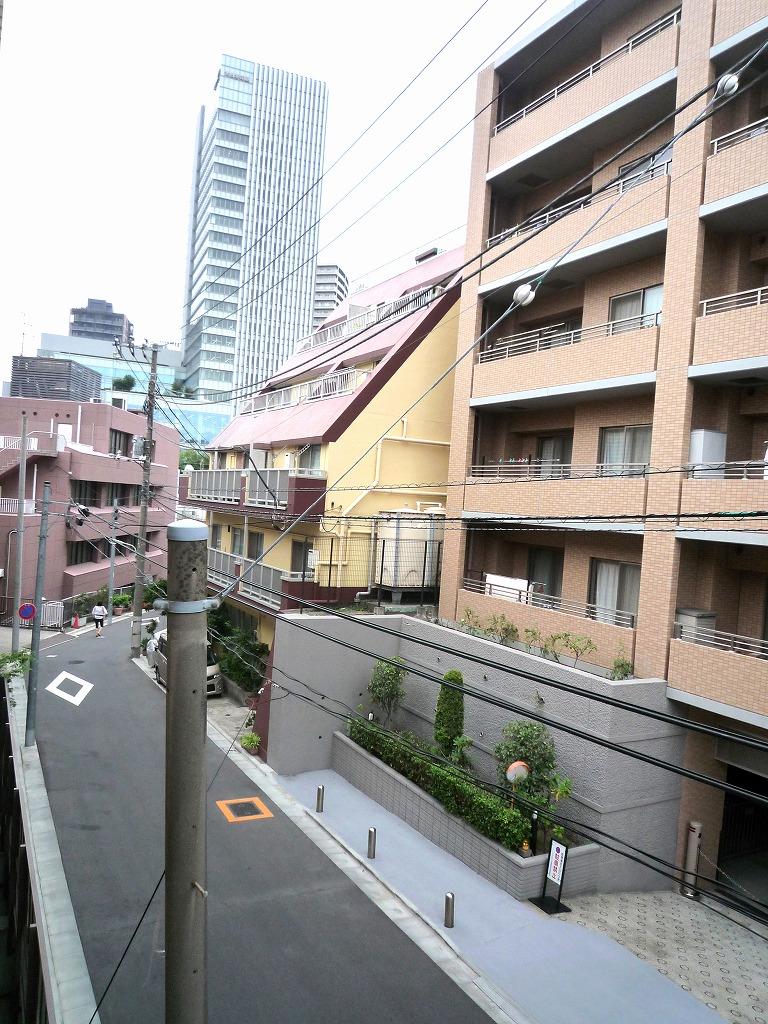 View photos from the dwelling unit. View from the site (June 2013) Shooting