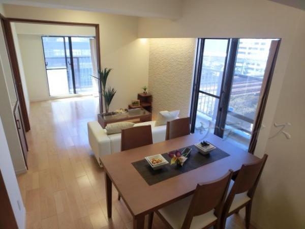 Living. Southwest Corner Room