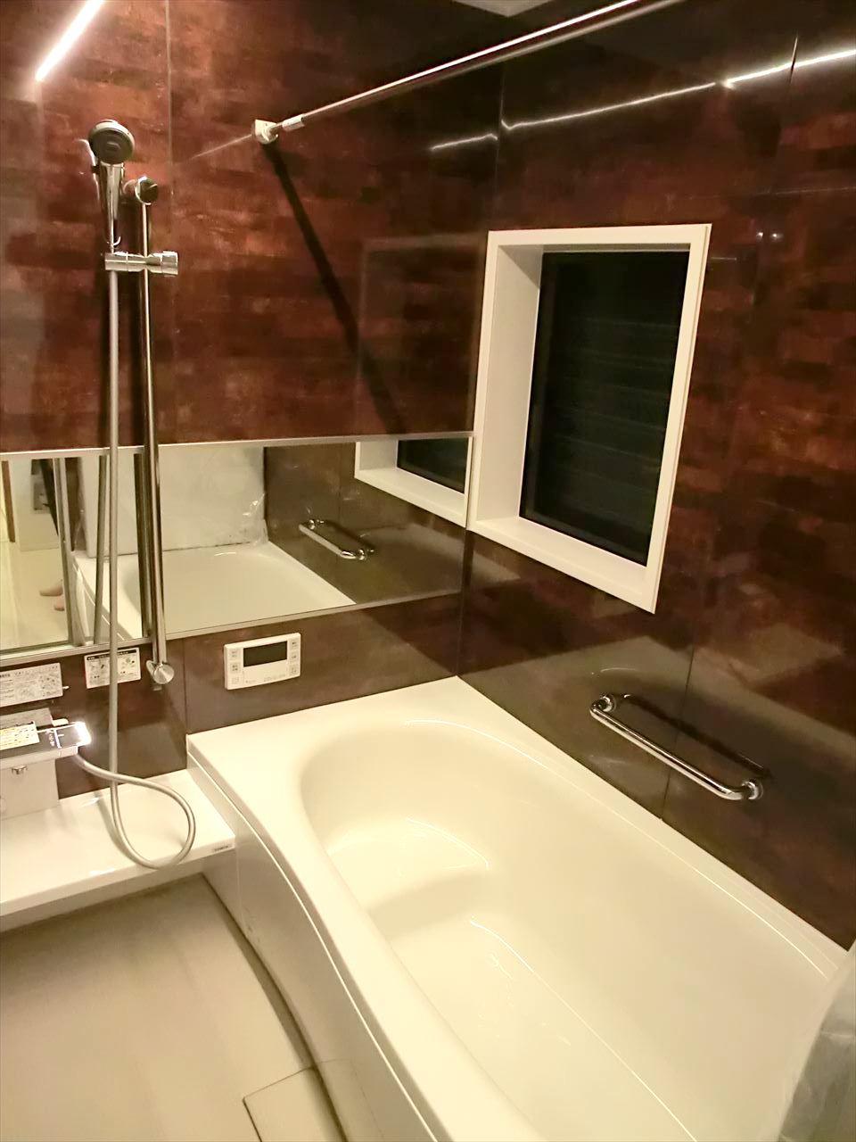 Bathroom. 1616 size unit bus