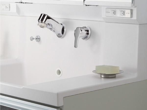 Bathing-wash room.  [High-back counter] Prevent the guard to dirty the water wings. Also is easy daily care.