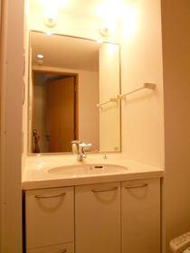 Washroom. ● independent vanity