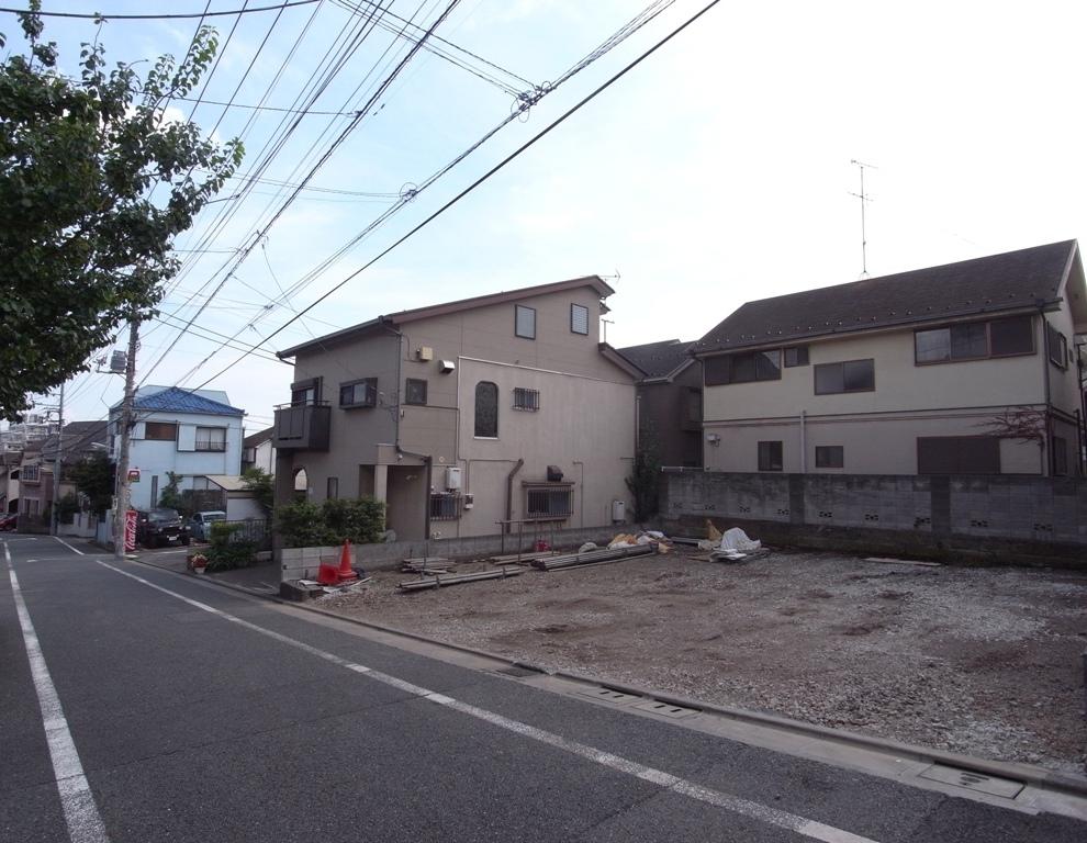 Local photos, including front road. Local (September 2013) Shooting