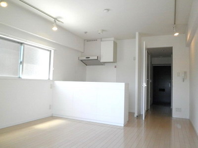 Living and room. Room 1