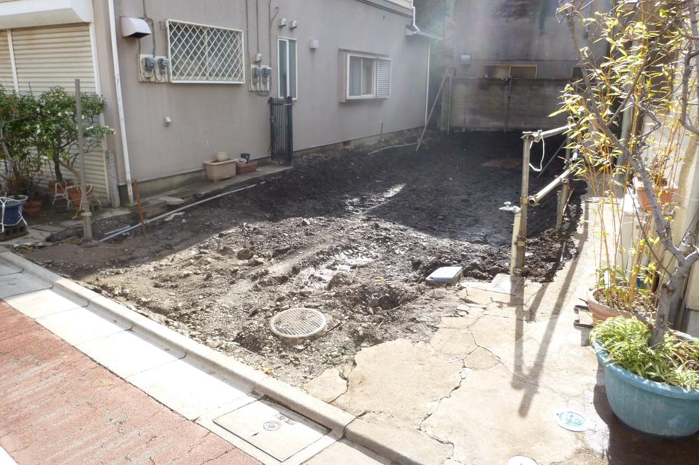 Local appearance photo. Local (12 May 2013) Shooting