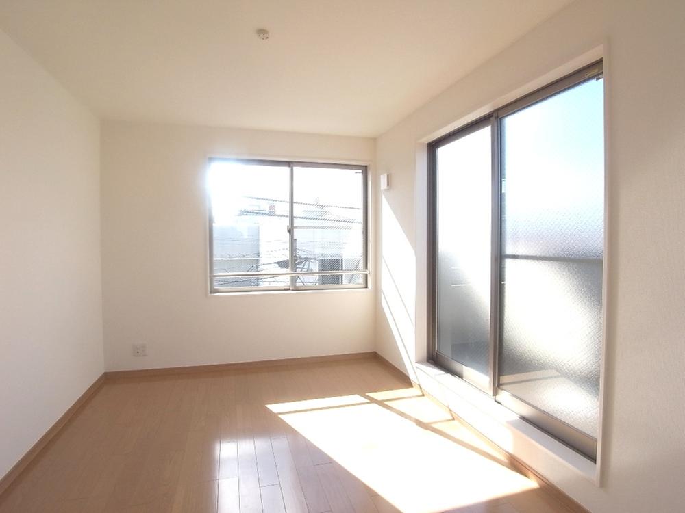 Same specifications photos (Other introspection). Same specifications