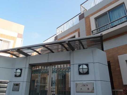 Local appearance photo. Exterior (1)