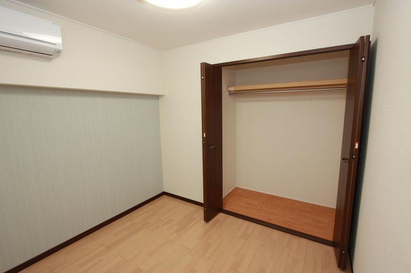 Receipt. Western-style 4.5 Pledge storage