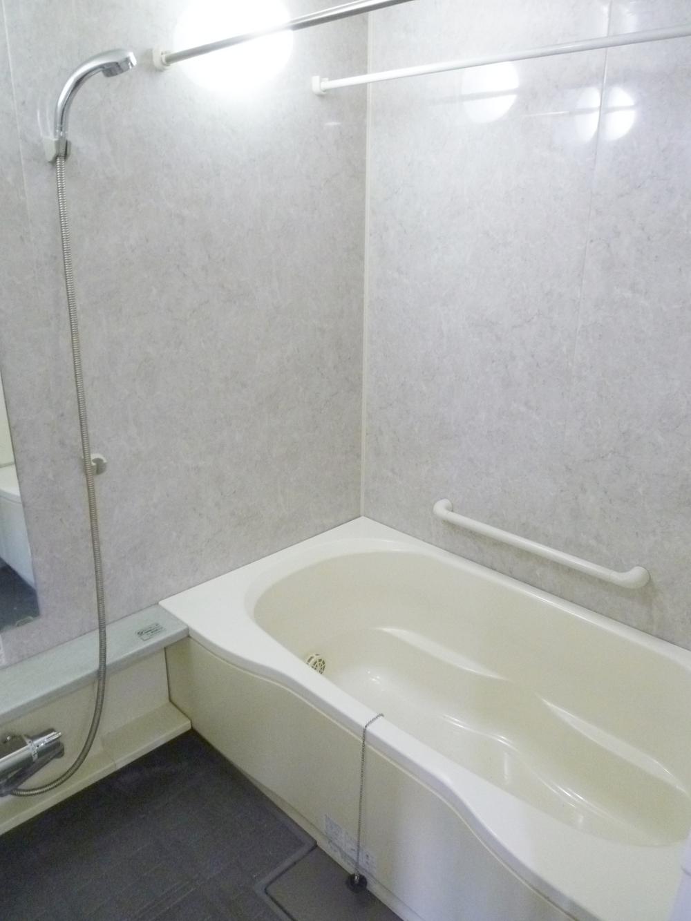Bathroom. Indoor (11 May 2013) Shooting