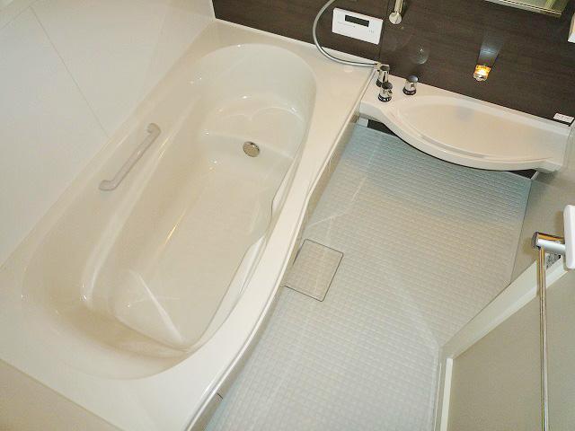 Same specifications photo (bathroom). Those skilled in the art bathroom construction cases