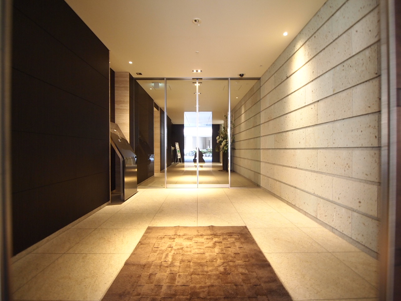 Entrance. Front Concierge we will welcome tenants.