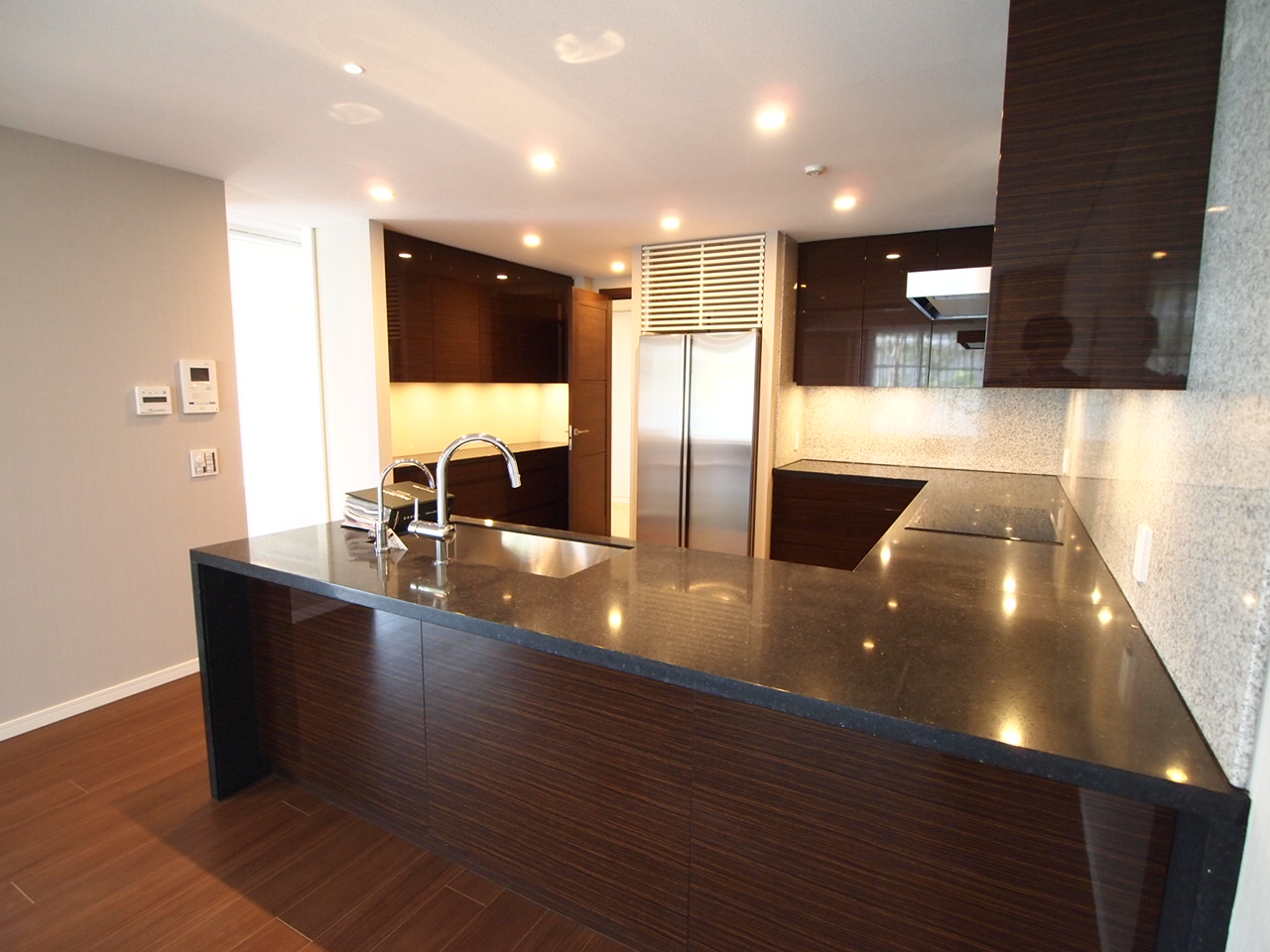 Kitchen. Open kitchen feel a wide space: There is luxury in door.