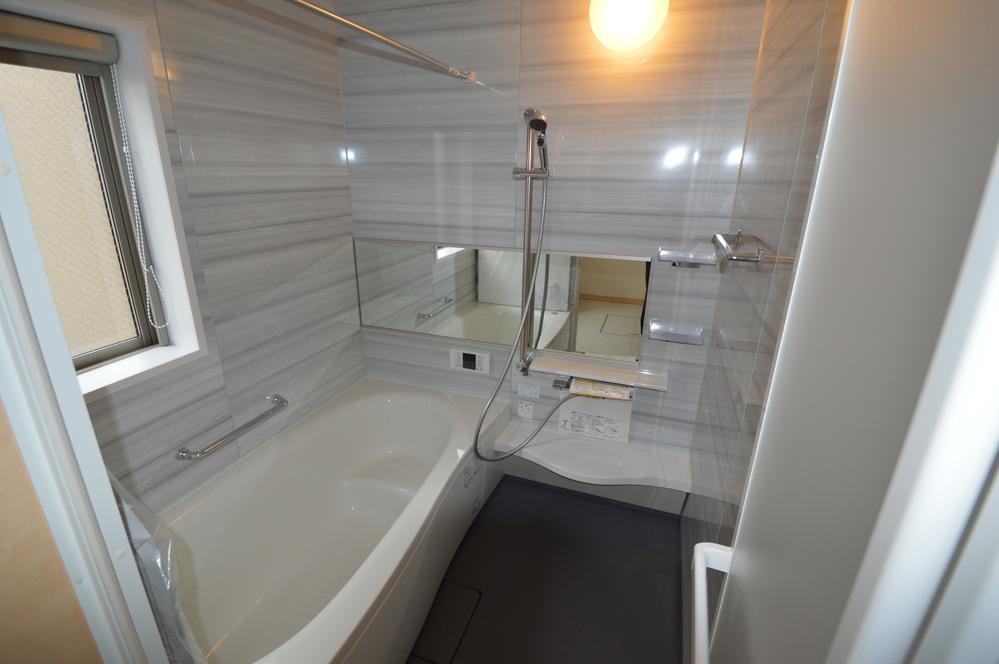 Bathroom. Indoor (11 May 2013) Shooting