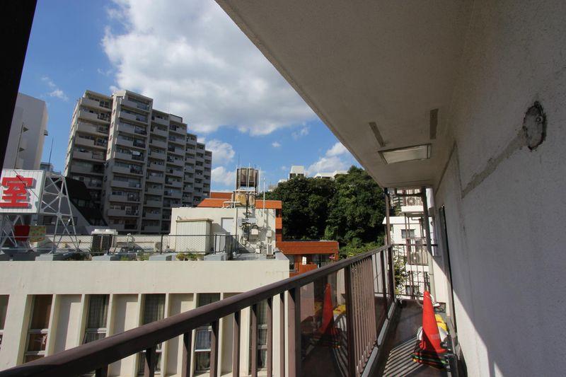 Balcony. Balcony (west)