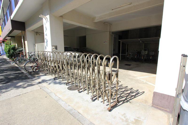 Parking lot