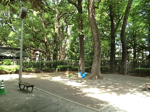 park. Nishi Oi to parkland 930m