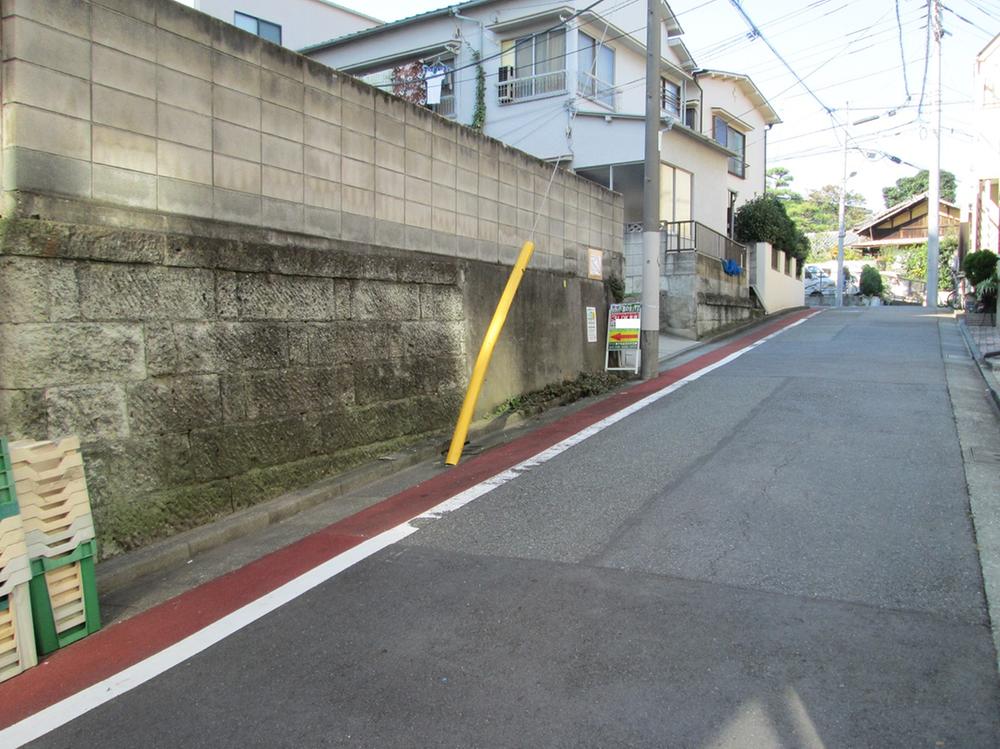 Local photos, including front road. Local (11 May 2013) Shooting