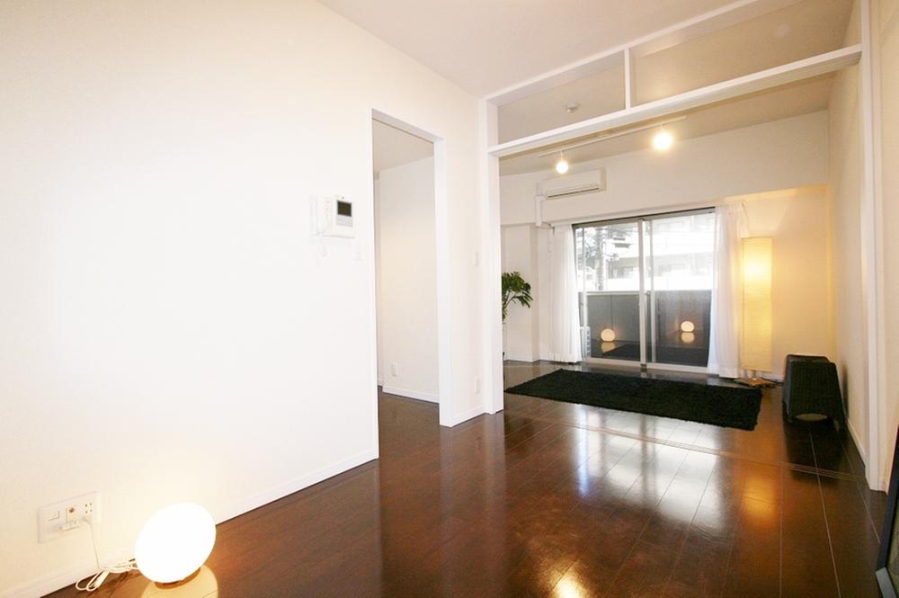 Non-living room. Transformed into the room to liberating space by opening the movable partition (11 May 2013) Shooting