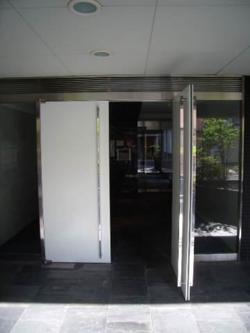 Entrance.  ※ The photograph is an image. 