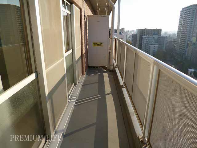 Balcony.  [Spacious balcony] So also it is out of the room, Easy to be housework.