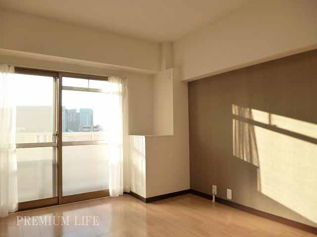 Non-living room.  [6 Pledge of Western-style] It will be in the space of about 15 tatami and to open the living room next to the Western-style.