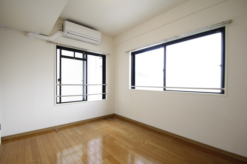 Living and room. Two-sided lighting Flooring ※ Air conditioning new installation completed