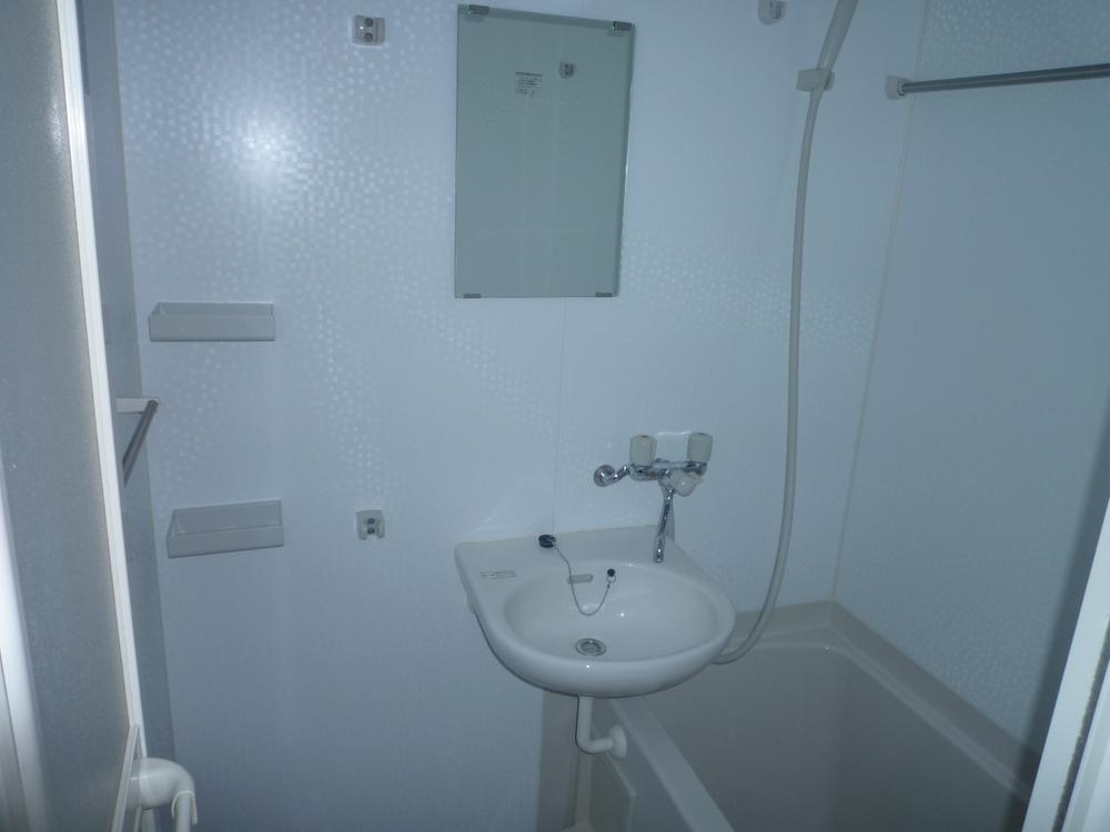 Bathroom. Local (11 May 2013) Shooting