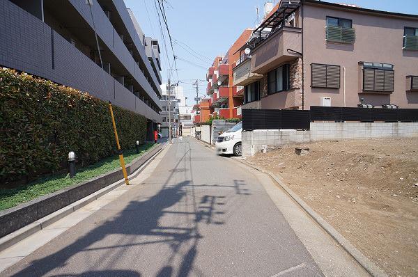 Local photos, including front road. Frontal road