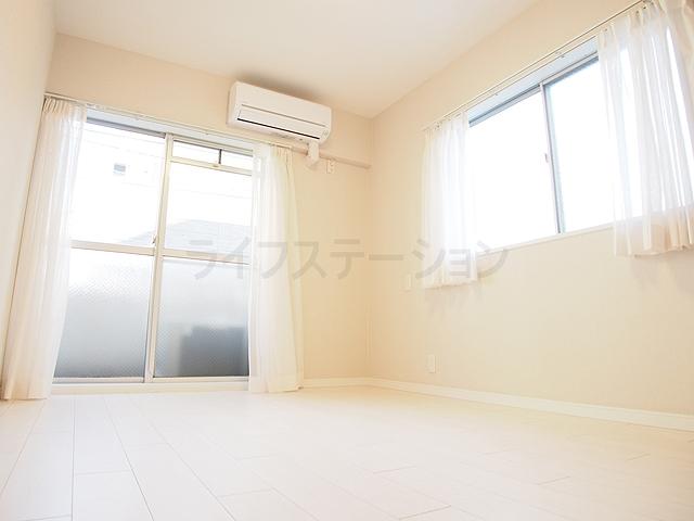 Non-living room. Local (December 13, 2013) Shooting