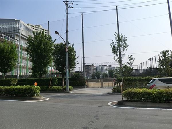 Junior high school. 1016m to Ebara Hiratsuka School