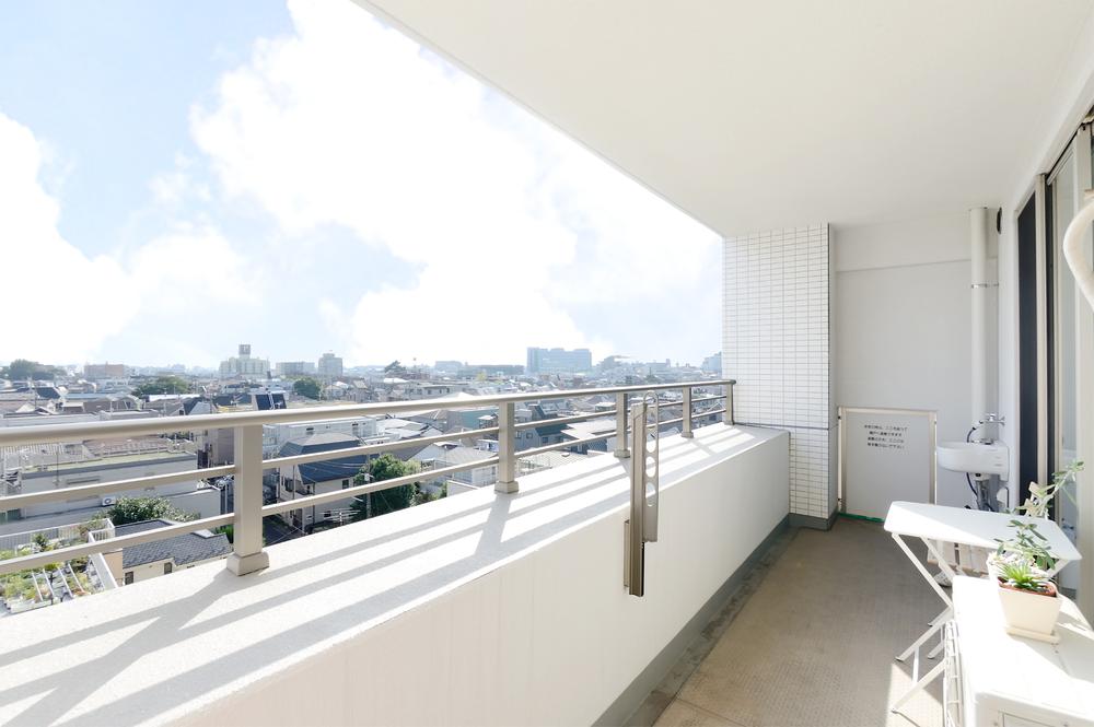 View photos from the dwelling unit. View from the site (October 2013) Shooting