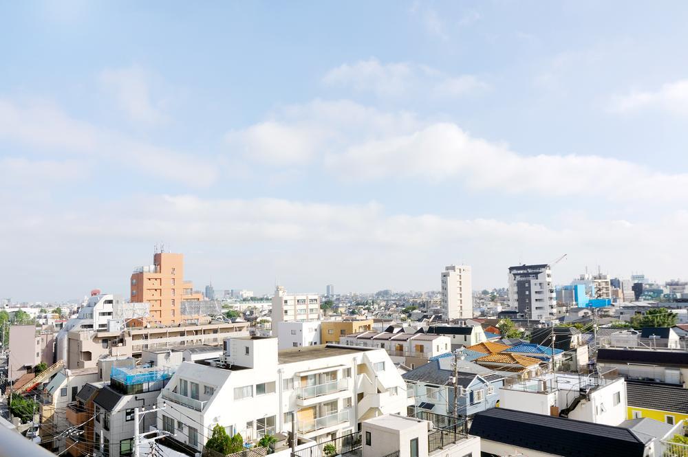 View photos from the dwelling unit. 7F part facing south. Day ・ ventilation ・ View is good.
