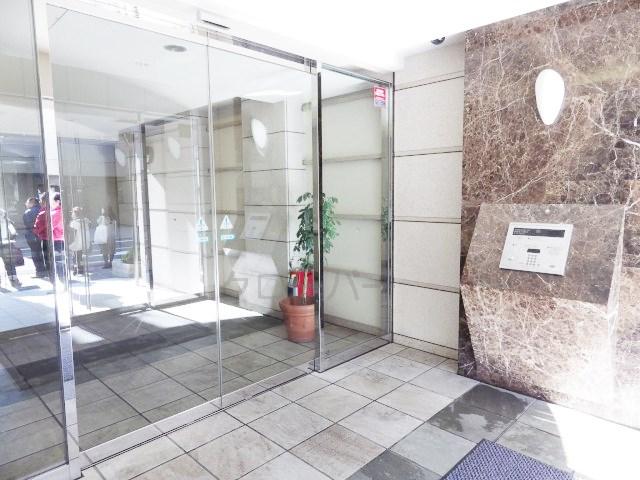 Entrance. Entrance hall