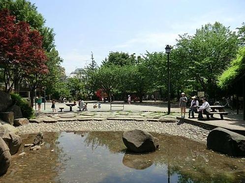 park. Ebara South Park 240m