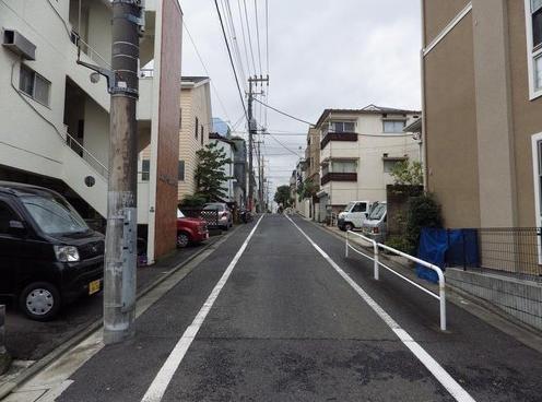 Local photos, including front road. Local (12 May 2013) Shooting