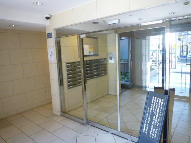 Entrance. Common areas