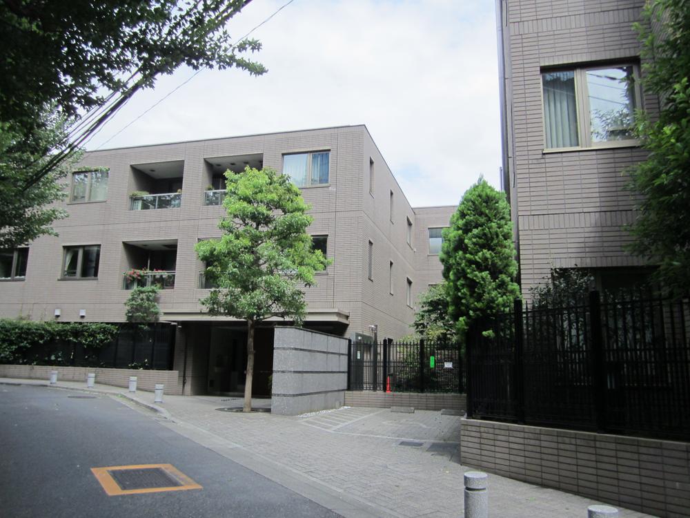 Local appearance photo