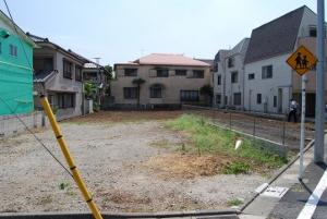 Local photos, including front road. A Building construction planned site