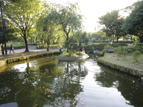 Surrounding environment. Toyama Park (about 1200m ・ A 15-minute walk)