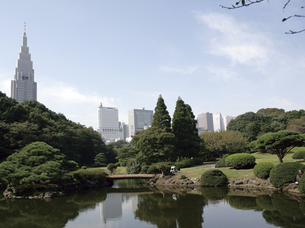 Surrounding environment. Shinjuku Gyoen (about 1760m ・ 22 minutes walk)