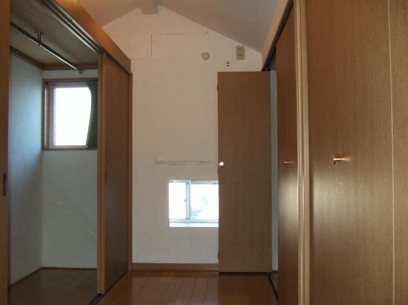 Other room space. loft