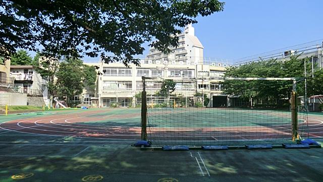 Primary school. 665m to Shinjuku Ward Ochiai fifth elementary school