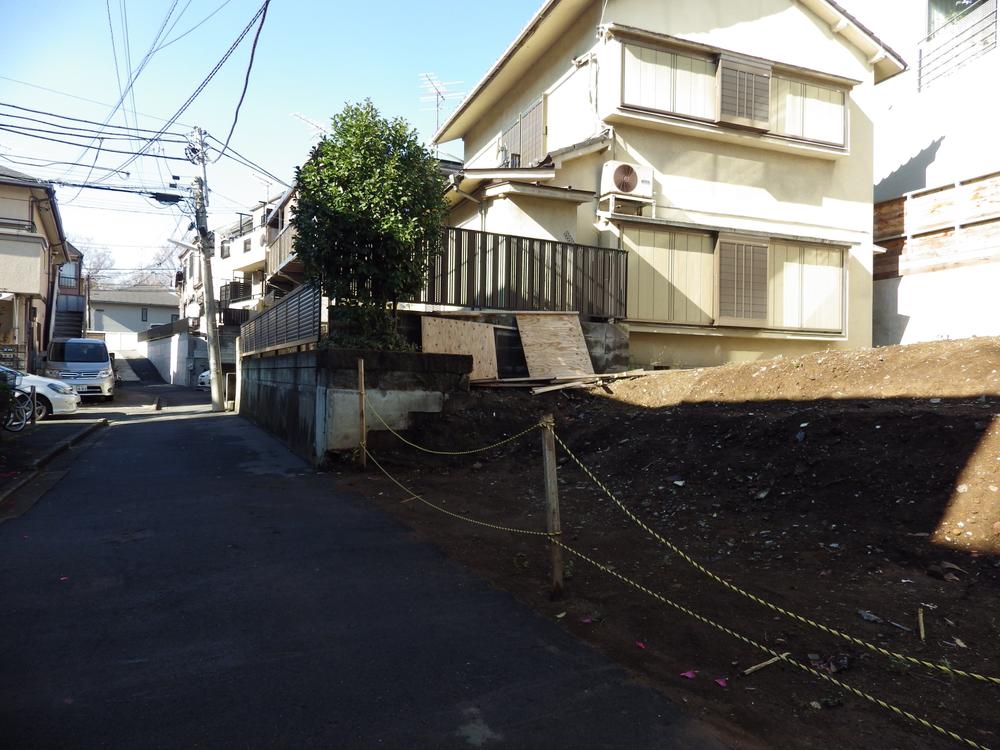 Local photos, including front road. Local (12 May 2013) Shooting