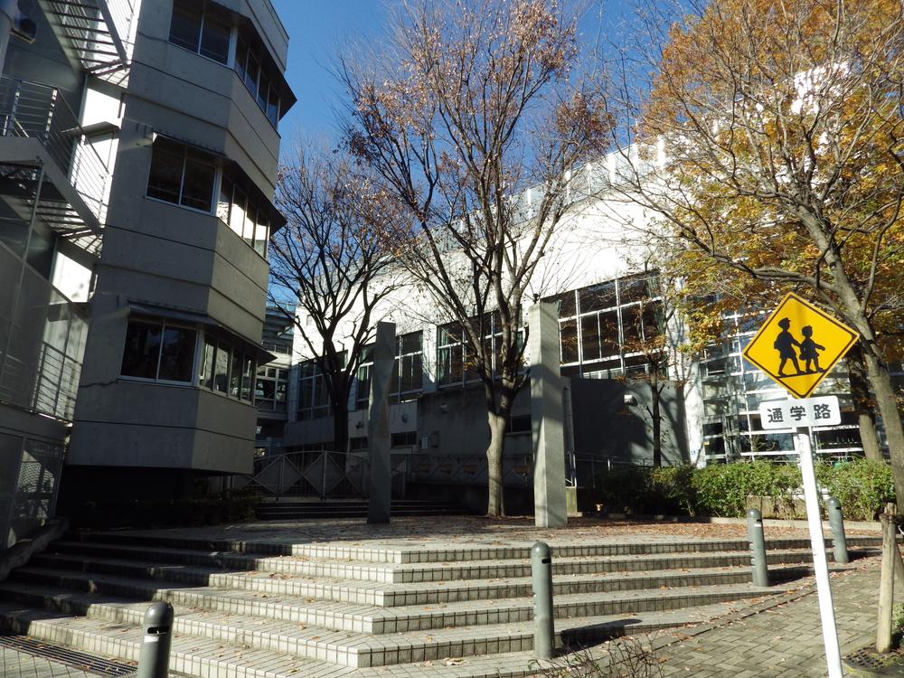 Primary school. 300m to Ochiai fourth Small