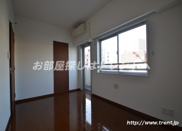 Living and room. It is a photograph of the same building (another type). Please see for reference.